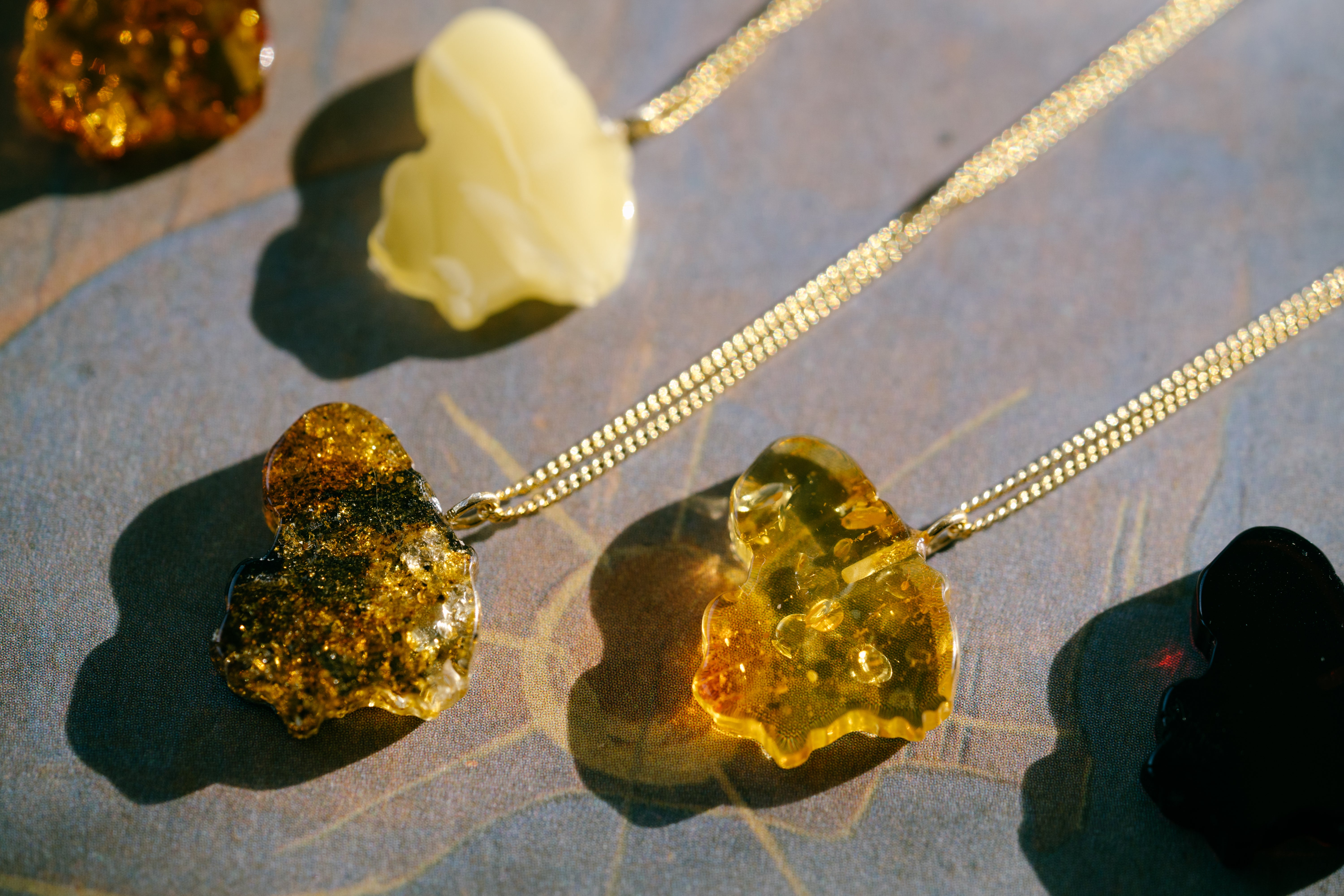 Gintarinis pakabukas "Lietuva"