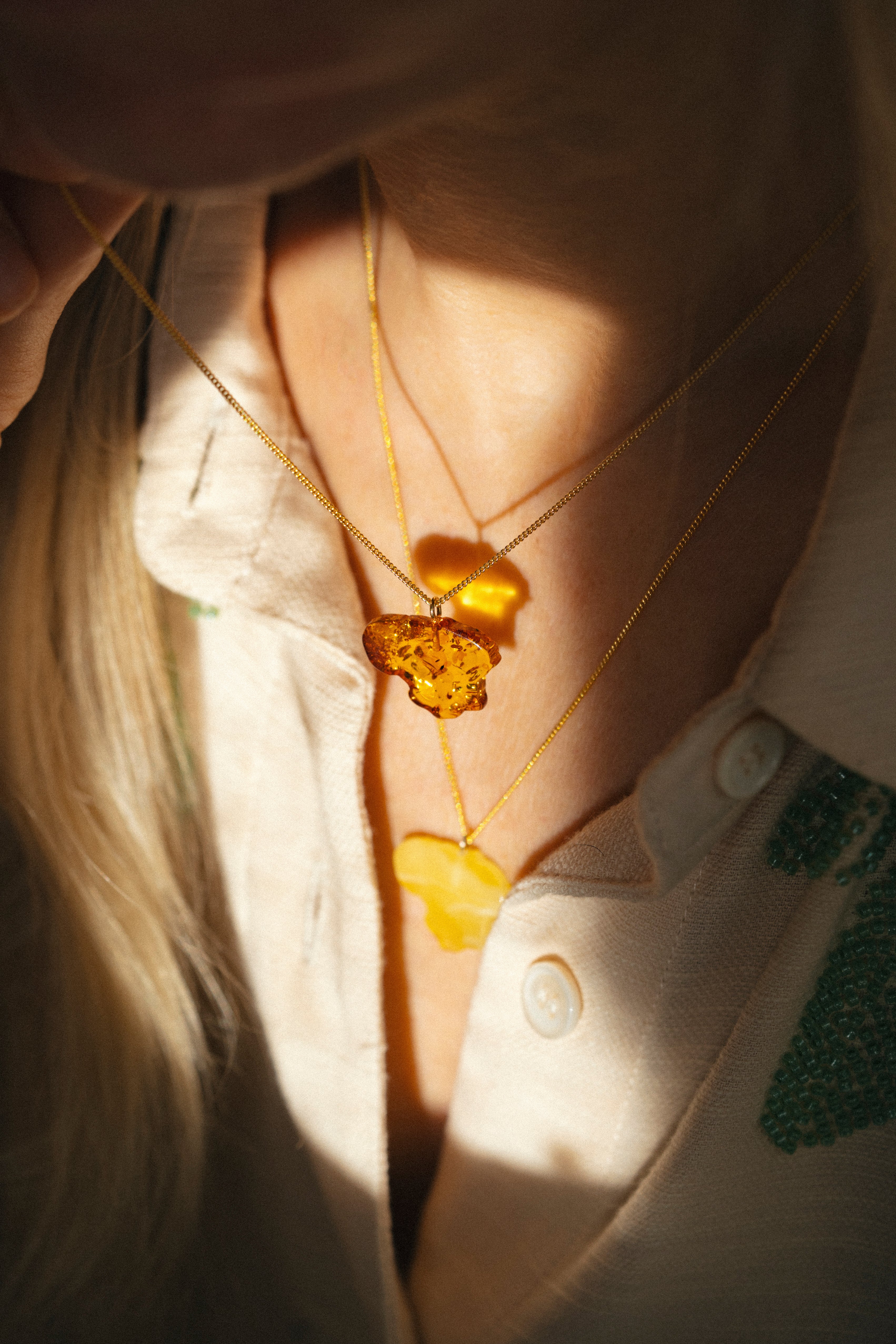 Gintarinis pakabukas "Lietuva"